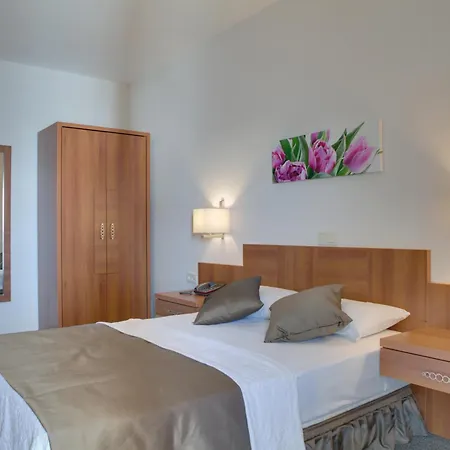 Melis Hotel 2*