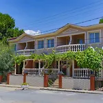 Melis Hotel 2*