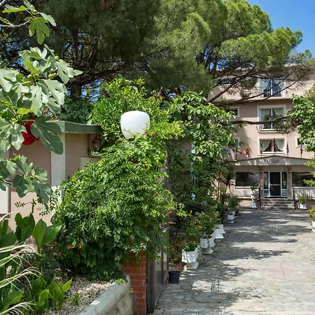 Melis Kuşadası